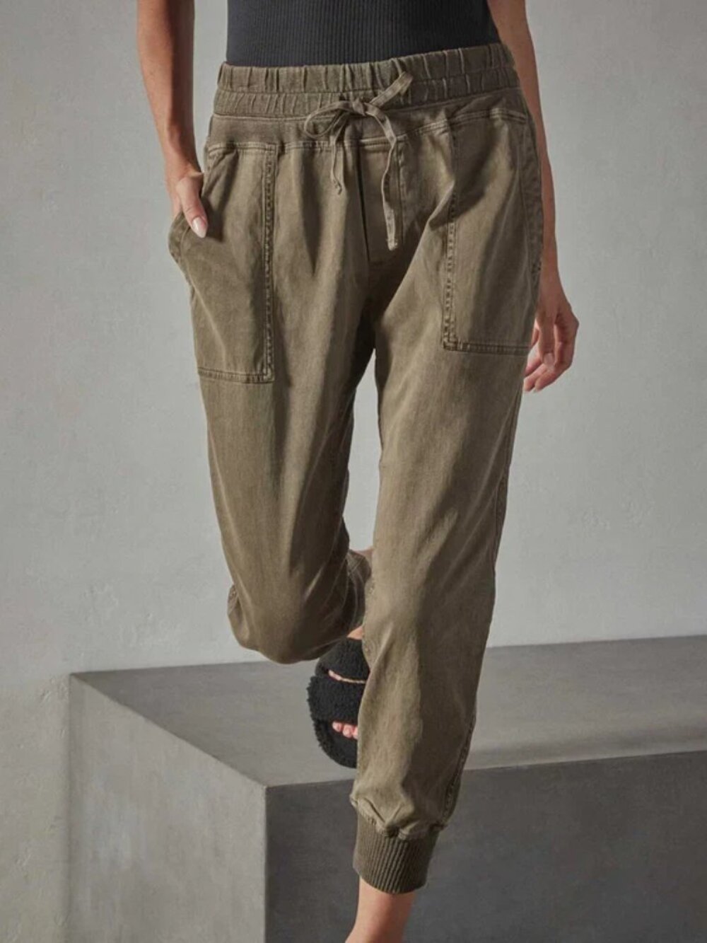 JAMES PERSE Mixed Media Pant Joggers Utility Army Green Pigment size 2-S/M